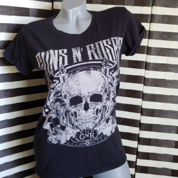GUN'S AND ROSES BLACK TSHIRT - Picture 1 of 6
